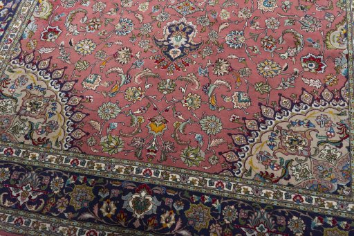 Close-up detail of New Tabriz 50/60/70 Raj rug from Iran / Persia showing Cork weave