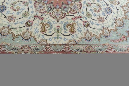 Corner detail of New Tabriz 50/60/70 Raj rug showing border pattern and Cork pile