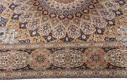 Corner detail of New Tabriz 50/60/70 Raj rug showing border pattern and Cork pile
