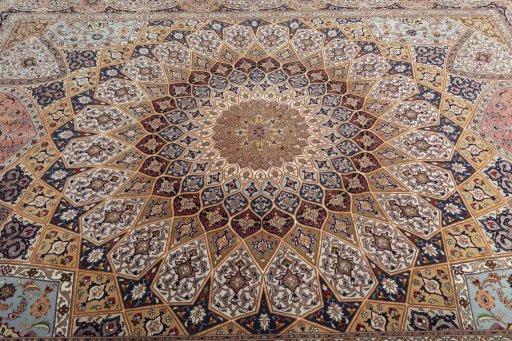 Central medallion detail of New Tabriz 50/60/70 Raj rug from Iran / Persia