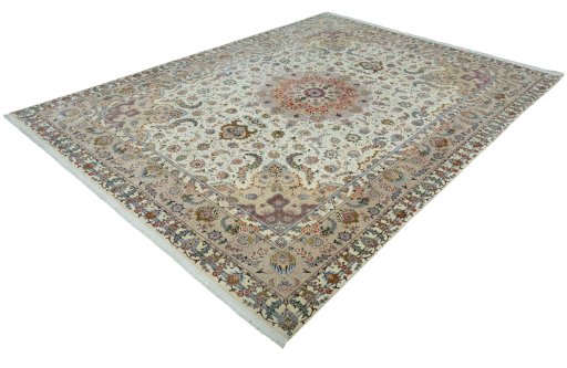 Corner detail of New Tabriz 50/60/70 Raj rug showing border pattern and Cork pile