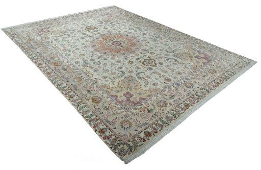 Close-up detail of New Tabriz 50/60/70 Raj rug from Iran / Persia showing Cork weave