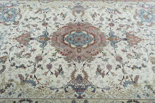 Central medallion detail of New Tabriz 50/60/70 Raj rug from Iran / Persia