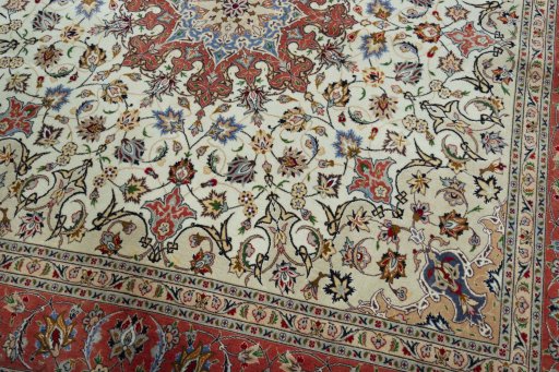 Close-up detail of 2000s Tabriz 50/60/70 Raj rug from Iran / Persia showing Cork weave