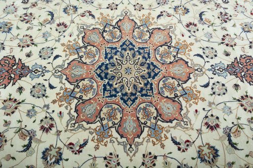 Central medallion detail of 2000s Tabriz 50/60/70 Raj rug from Iran / Persia