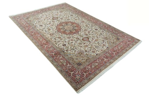 Close-up detail of 2000s Tabriz 50/60/70 Raj rug from Iran / Persia showing Cork weave