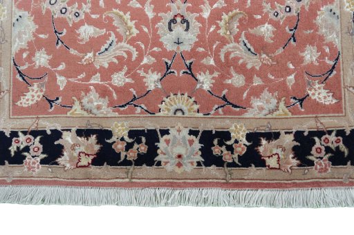 Central medallion detail of 2000s Tabriz 50/60/70 Raj rug from Iran / Persia