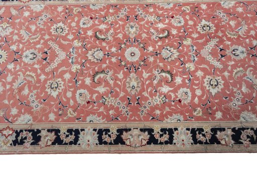 Close-up detail of 2000s Tabriz 50/60/70 Raj rug from Iran / Persia showing Cork weave