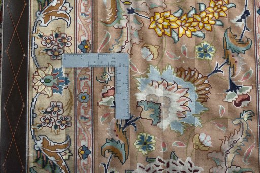 Central medallion detail of 2000s Tabriz 50/60/70 Raj rug from Iran / Persia