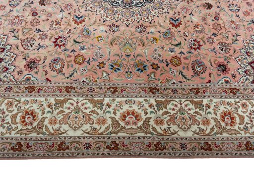 Close-up detail of 2000s Tabriz 50/60/70 Raj rug from Iran / Persia showing Cork weave