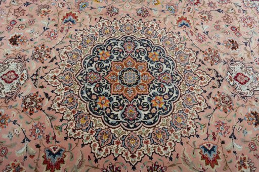 Central medallion detail of 2000s Tabriz 50/60/70 Raj rug from Iran / Persia