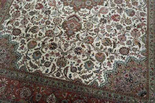 Close-up detail of 2000s Tabriz 50/60/70 Raj rug from Iran / Persia showing Cork weave
