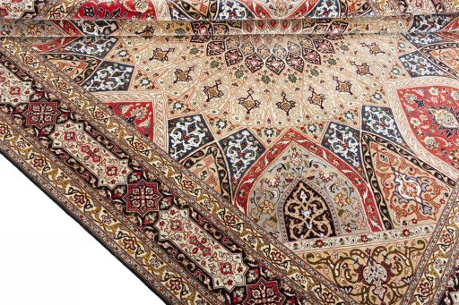 Close-up detail of New Tabriz 50/60/70 Raj rug from Iran / Persia showing Cork weave