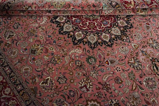 Close-up detail of New Tabriz 50/60/70 Raj rug from Iran / Persia showing Cork weave