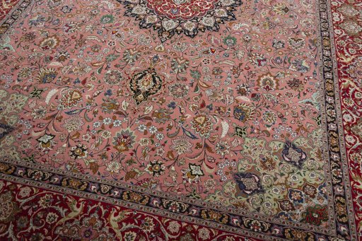 Close-up detail of New Tabriz 50/60/70 Raj rug from Iran / Persia showing Cork weave