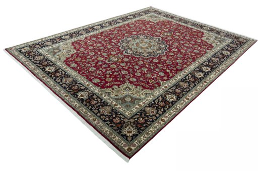 Corner detail of New Tabriz 50/60/70 Raj rug showing border pattern and Cork pile