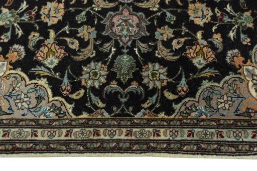 Close-up detail of New Tabriz 50/60/70 Raj rug from Iran / Persia showing Cork weave