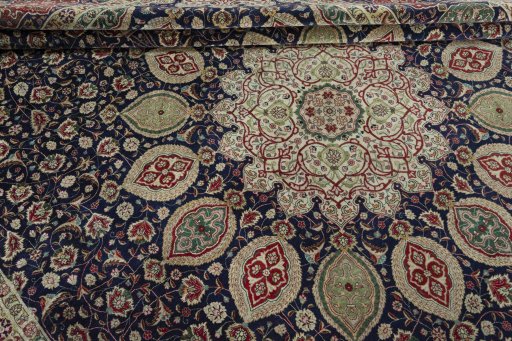 Close-up detail of 1950s Tabriz 50/60/70 Raj rug from Iran / Persia showing Cork weave