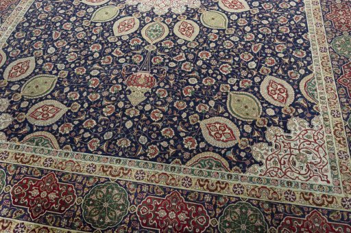 Close-up detail of 1950s Tabriz 50/60/70 Raj rug from Iran / Persia showing Cork weave