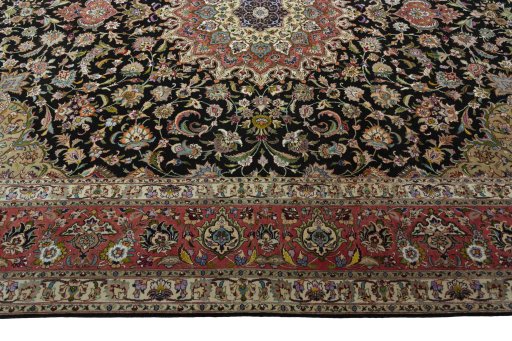 Corner detail of New Tabriz 50/60/70 Raj rug showing border pattern and Cork pile