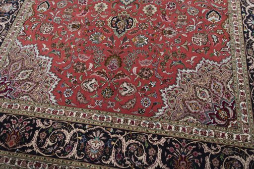 Close-up detail of 2000s Tabriz 50/60/70 Raj rug from Iran / Persia showing Cork weave