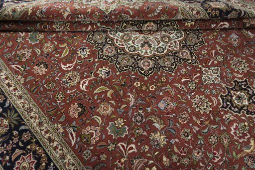 Close-up detail of 2000s Tabriz 50/60/70 Raj rug from Iran / Persia showing Cork weave