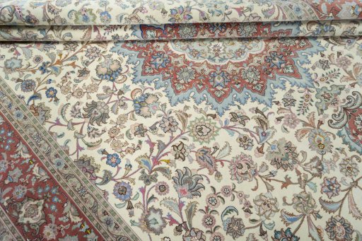 Close-up detail of 2000s Tabriz 50/60/70 Raj rug from Iran / Persia showing Cork weave