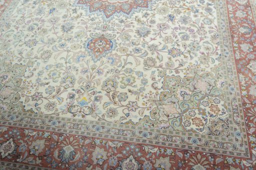 Close-up detail of 2000s Tabriz 50/60/70 Raj rug from Iran / Persia showing Cork weave
