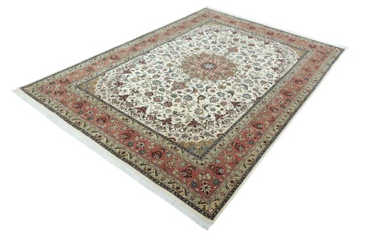 Corner detail of New Tabriz 50/60/70 Raj rug showing border pattern and Cork pile