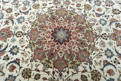 Central medallion detail of New Tabriz 50/60/70 Raj rug from Iran / Persia