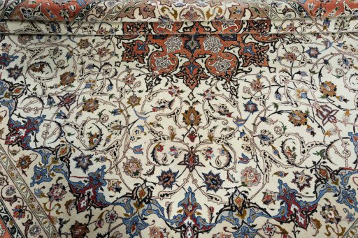 Close-up detail of New Tabriz 50/60/70 Raj rug from Iran / Persia showing Cork weave