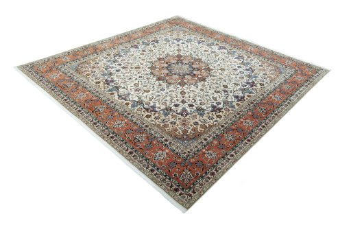 Corner detail of New Tabriz 50/60/70 Raj rug showing border pattern and Cork pile