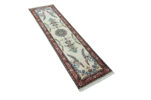 Close-up detail of 2000s Tabriz 50/60/70 Raj rug from Iran / Persia showing Cork weave