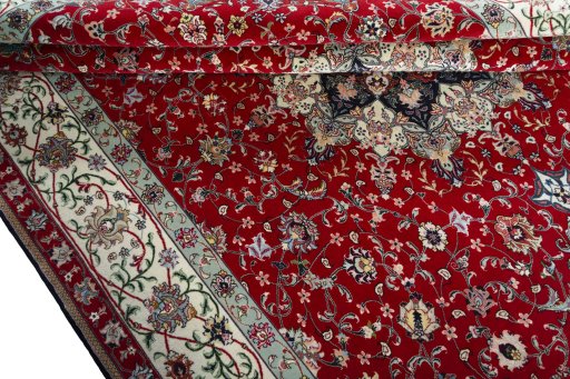 Close-up detail of New Tabriz 50/60/70 Raj rug from Iran / Persia showing Cork weave