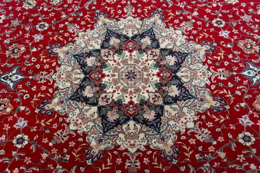 Central medallion detail of New Tabriz 50/60/70 Raj rug from Iran / Persia