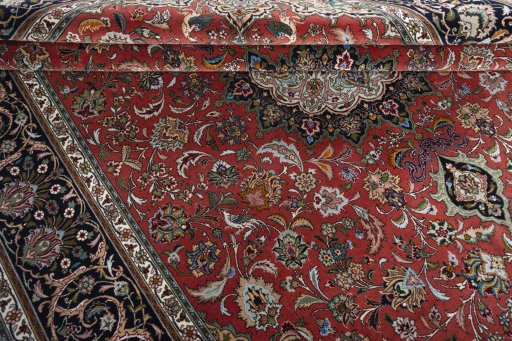 Close-up detail of New Tabriz 50/60/70 Raj rug from Iran / Persia showing Cork weave