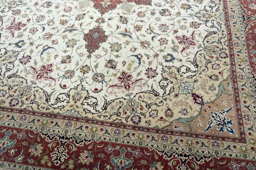 Close-up detail of 2000s Tabriz 50/60/70 Raj rug from Iran / Persia showing Cork weave