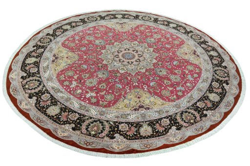 Corner detail of New Tabriz 50/60/70 Raj rug showing border pattern and Cork pile