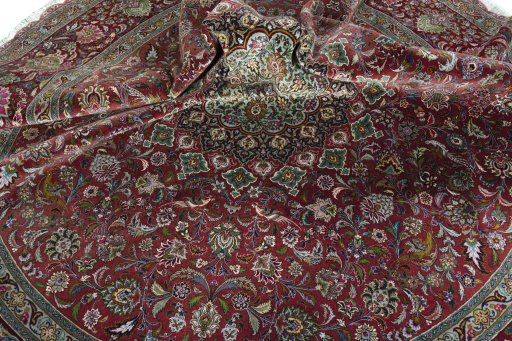 Close-up detail of New Tabriz 50/60/70 Raj rug from Iran / Persia showing Cork weave
