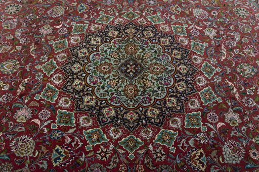 Central medallion detail of New Tabriz 50/60/70 Raj rug from Iran / Persia