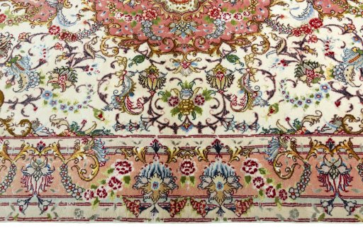 Close-up detail of New Tabriz 50/60/70 Raj rug from Iran / Persia showing Cork weave