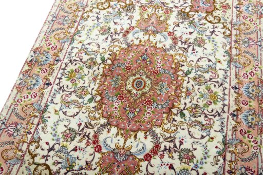 Central medallion detail of New Tabriz 50/60/70 Raj rug from Iran / Persia