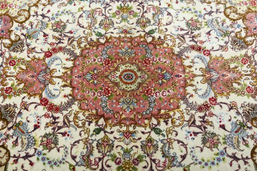 Close-up detail of New Tabriz 50/60/70 Raj rug from Iran / Persia showing Cork weave