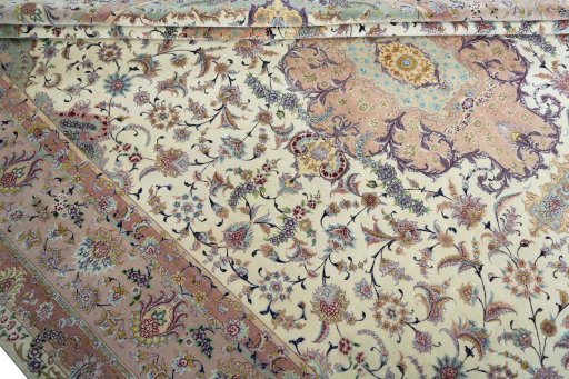 Close-up detail of 2000s Tabriz 50/60/70 Raj rug from Iran / Persia showing Cork weave