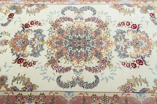 Central medallion detail of New Tabriz 50/60/70 Raj rug from Iran / Persia