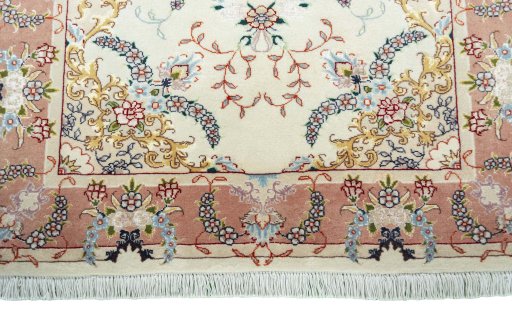 Close-up detail of New Tabriz 50/60/70 Raj rug from Iran / Persia showing Cork weave