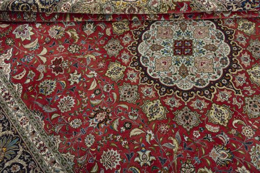 Close-up detail of 2000s Tabriz 50/60/70 Raj rug from Iran / Persia showing Cork weave
