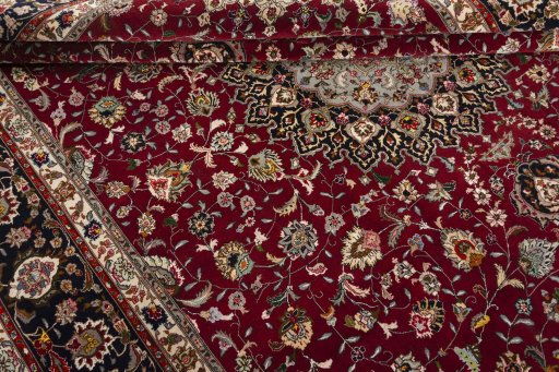 Close-up detail of 2000s Tabriz 50/60/70 Raj rug from Iran / Persia showing Cork weave