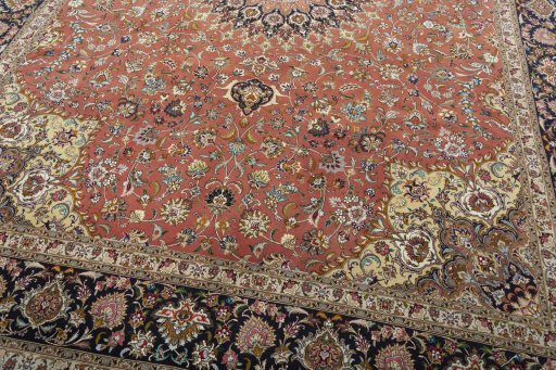 Close-up detail of 2000s Tabriz 50/60/70 Raj rug from Iran / Persia showing Cork weave