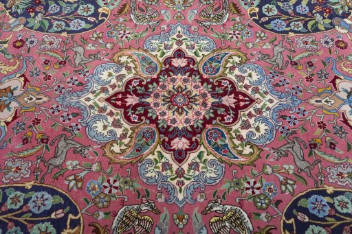 Central medallion detail of 2000s Tabriz 50/60/70 Raj rug from Iran / Persia